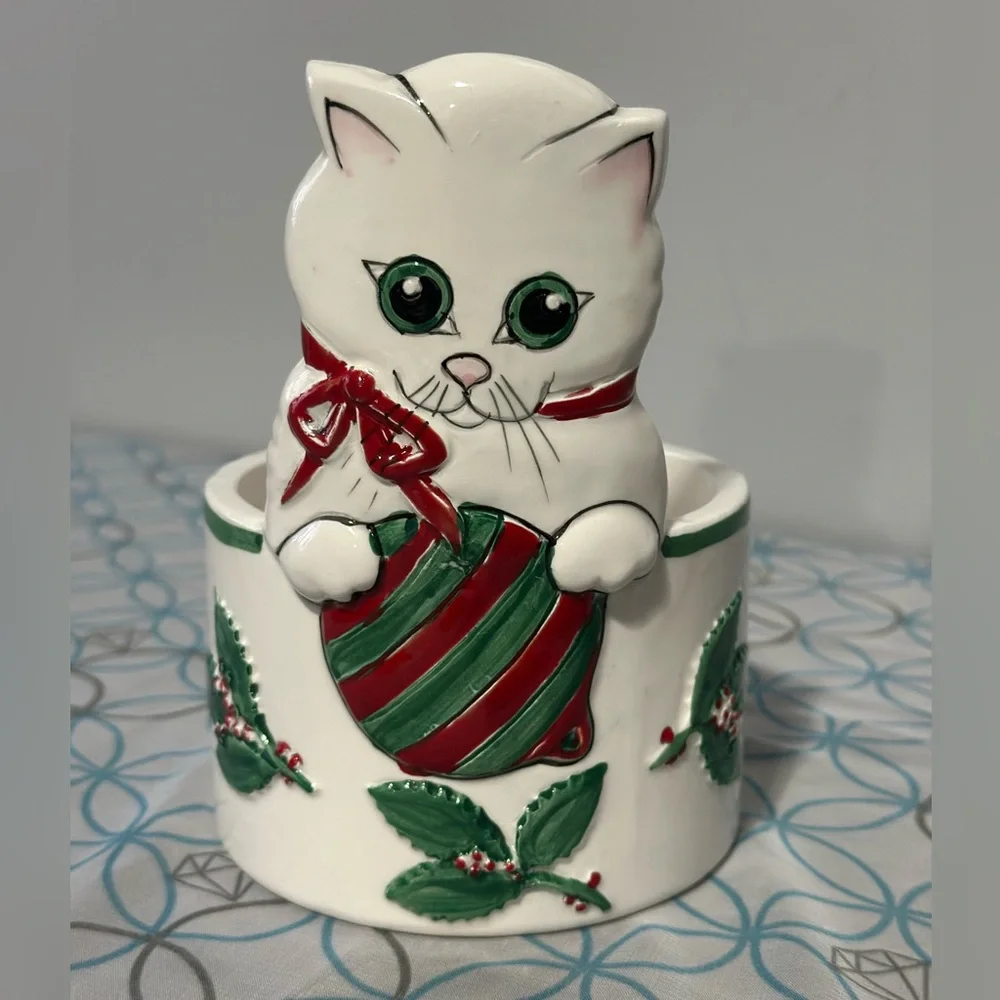 Sigma Beauty White and Red Cat Bowl Andrea west small chip by cat ear